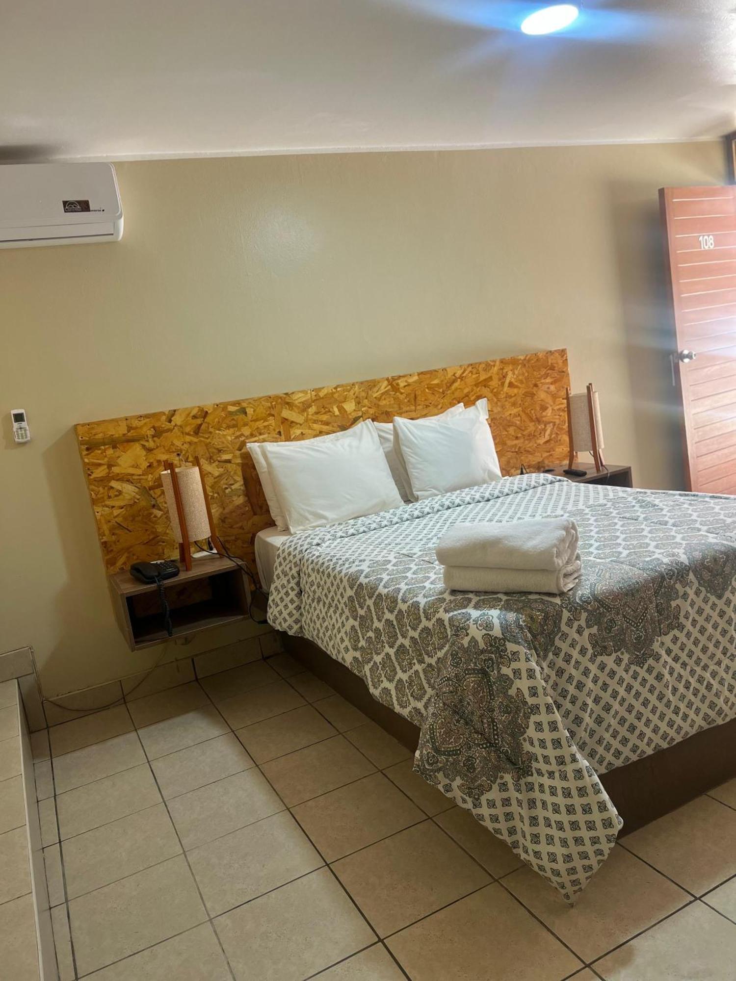 Hotel El Huacachinero Ica Luaran gambar